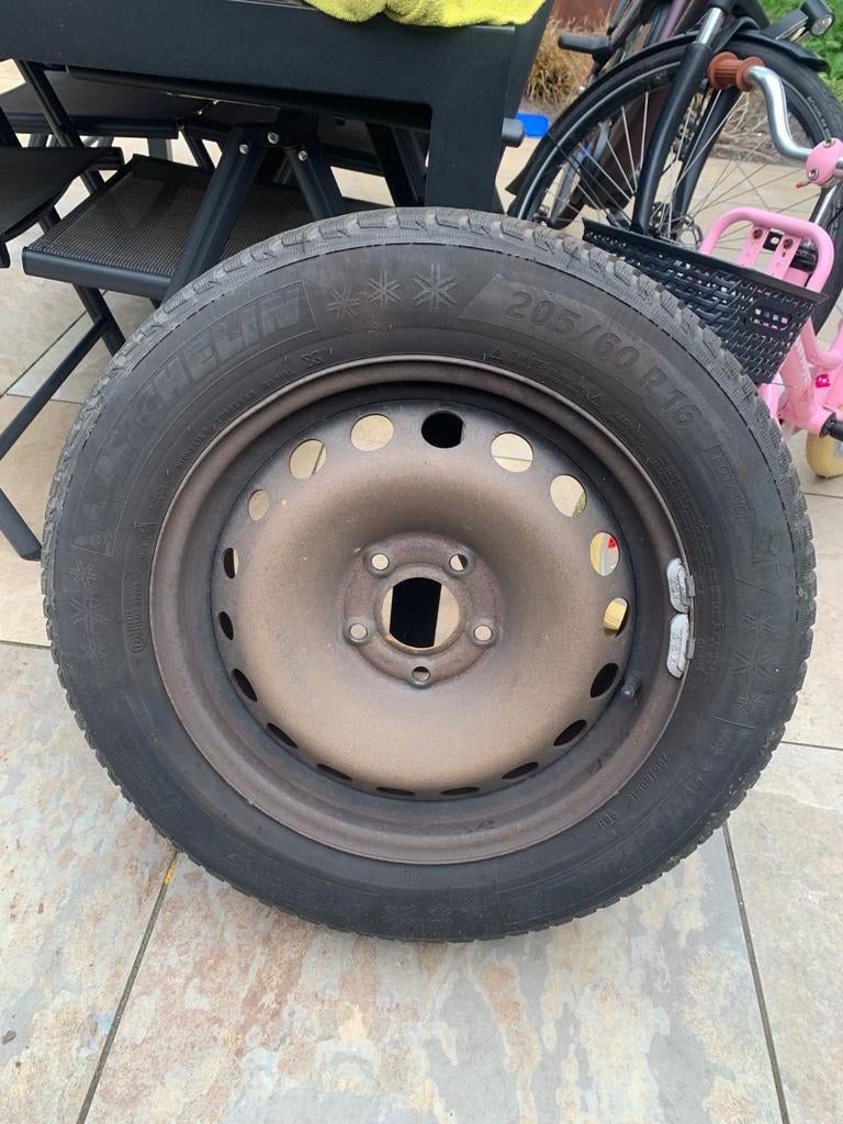 4 Michelin winterbanden 205/60 R16, Auto-onderdelen, Banden en Velgen, 16 inch, Band(en), 205 mm, Winterbanden