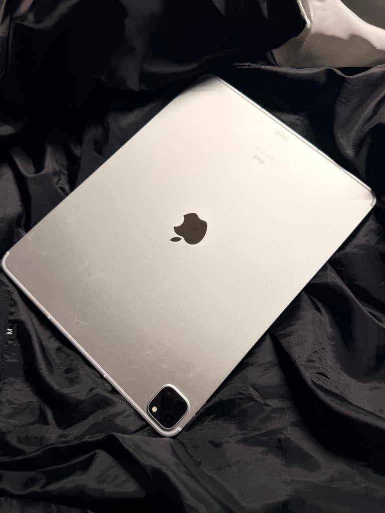 iPad Pro (12.9-inch) 5e Gen, 1TB, Cellular + Toebehoren, Computers en Software, Apple iPads, Ophalen, 12 inch, Zo goed als nieuw