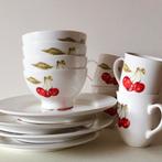 4 Persoons 12 Delig Ontbijtservies Jet ter Steege Cherry 🍒, Ophalen of Verzenden, Zo goed als nieuw, Overige stijlen, Aardewerk