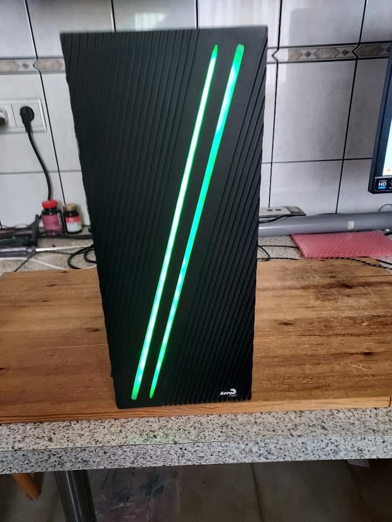Te Koop Gaming Desktop Computer-met Intel-i7-6700-3.40 GHZ, Ophalen, Zo goed als nieuw, Gaming, HDD