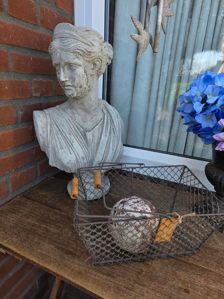 Buste tuindecoratie beton, Ophalen