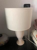 Tafellamp beige met stenen voet en stoffen kap, Ophalen, Zo goed als nieuw, Stof, Minder dan 50 cm