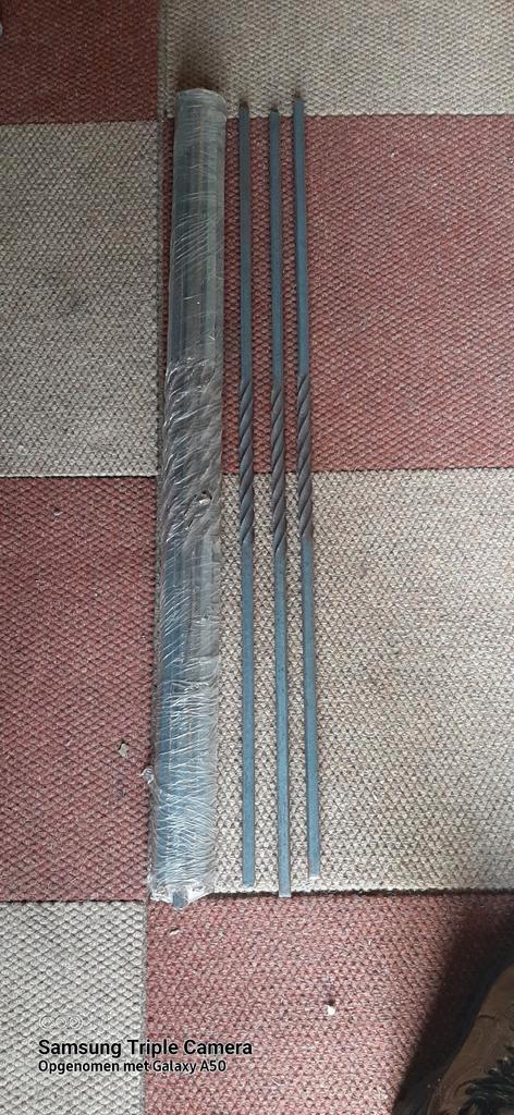 Stalen spijlen met draaiende stukken -, Doe-het-zelf en Verbouw, Metalen, Ophalen of Verzenden