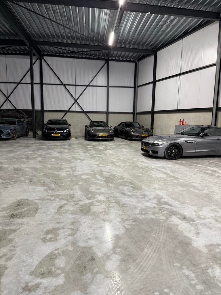 Veilige autostalling Veldhoven/Eindhoven - Car Hotel, Auto diversen, Autostallingen en Garages