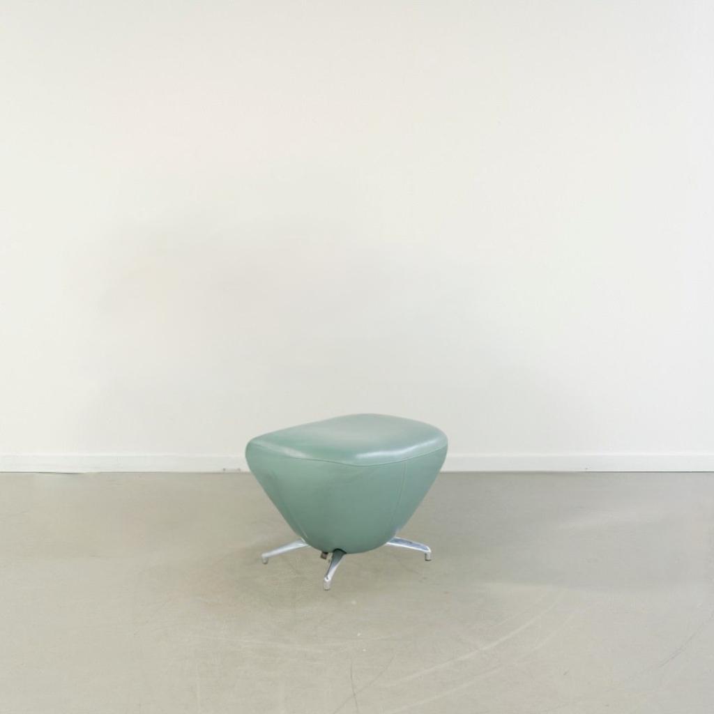1x Leolux Caruzzo Voetenbank Turquoise Leer - Chroom, Niet ingevuld, Minder dan 75 cm, Niet ingevuld, Ophalen of Verzenden