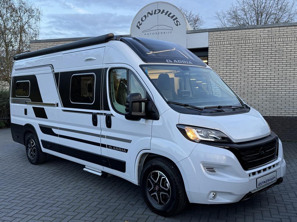Adria Twin Supreme 640 SLB 140 pk AUTOMAAT 9-Traps Euro6 Fia, Automaat, Buscamper of Camperbus, Tot en met 2, Bedrijf