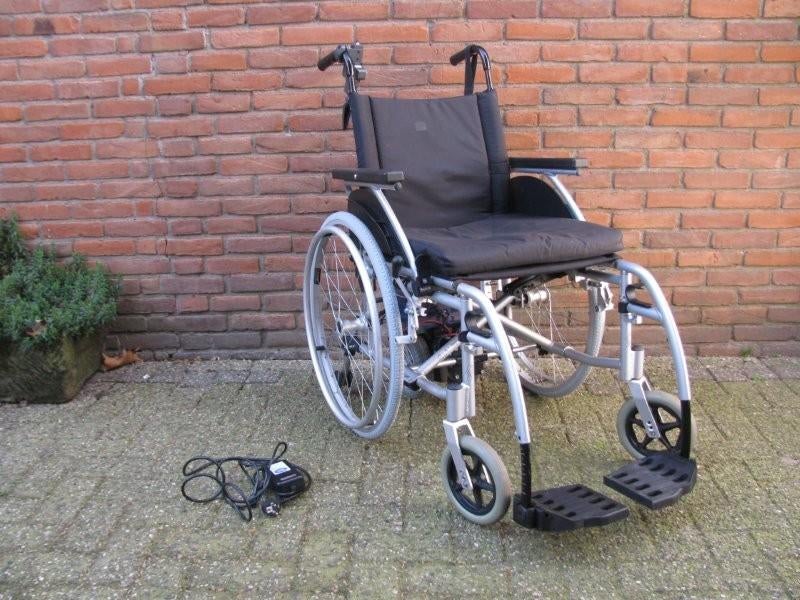 Excel G3 light rolstoel met TGA aandrijfondersteuning 48cm, Ophalen, Zo goed als nieuw, Duwrolstoel