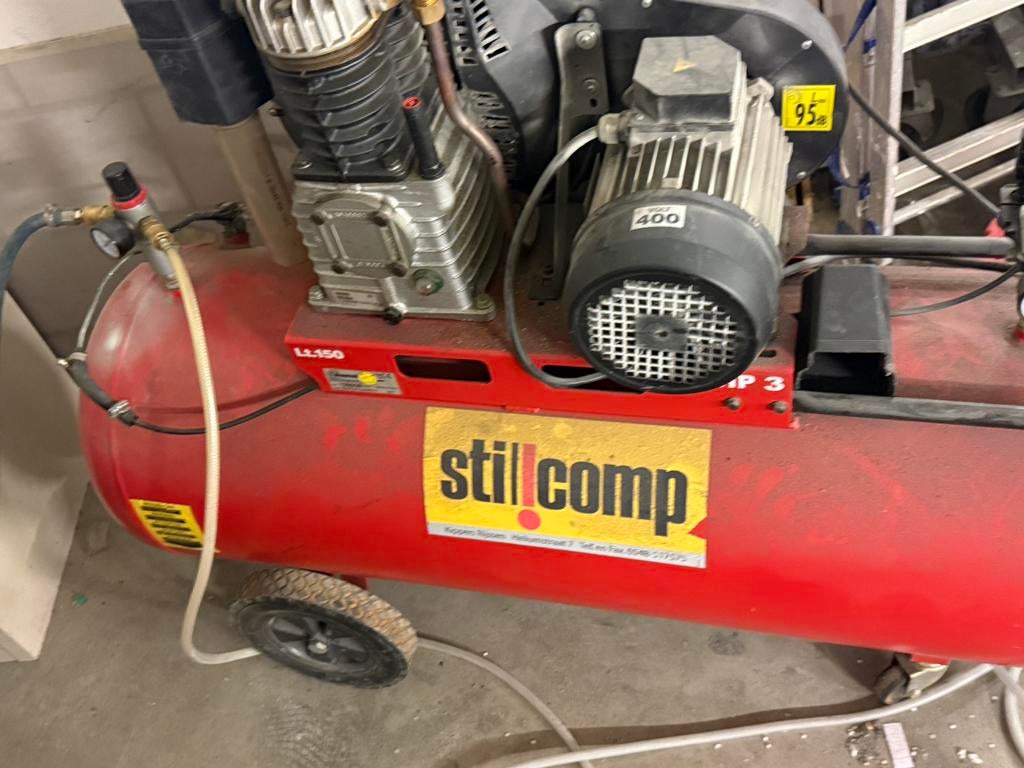 Luchtcompressor 2x, Doe-het-zelf en Verbouw, Compressors, 100 liter of meer, Ophalen, Zo goed als nieuw, Minder dan 200 liter/min