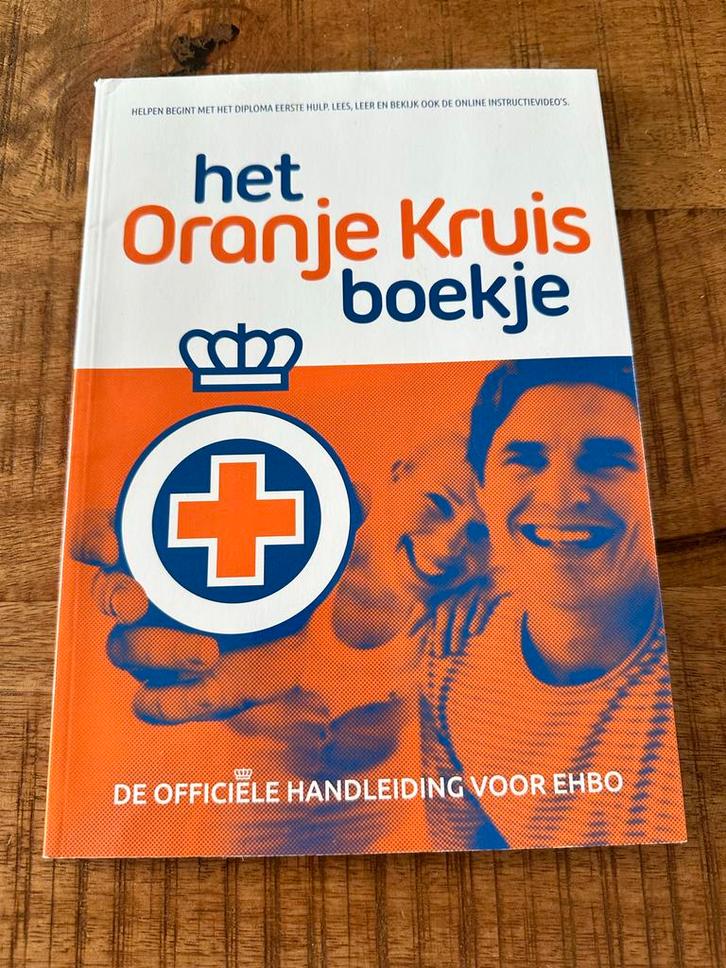 Het Oranje Kruis boekje - Officiële EHBO handleiding, Boeken, Gezondheid, Dieet en Voeding, Gelezen, Gezondheid en Conditie, Ophalen of Verzenden
