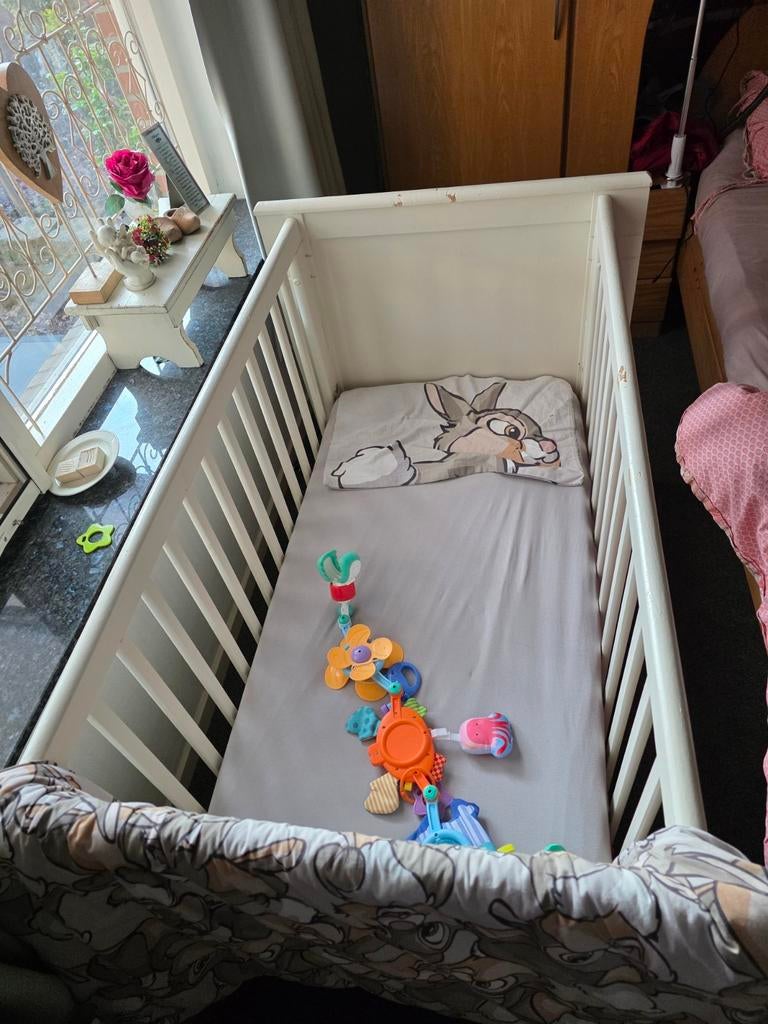 Kinderledikant met matras, dekbed en hoeslaken, Ophalen, Gebruikt, Ledikant