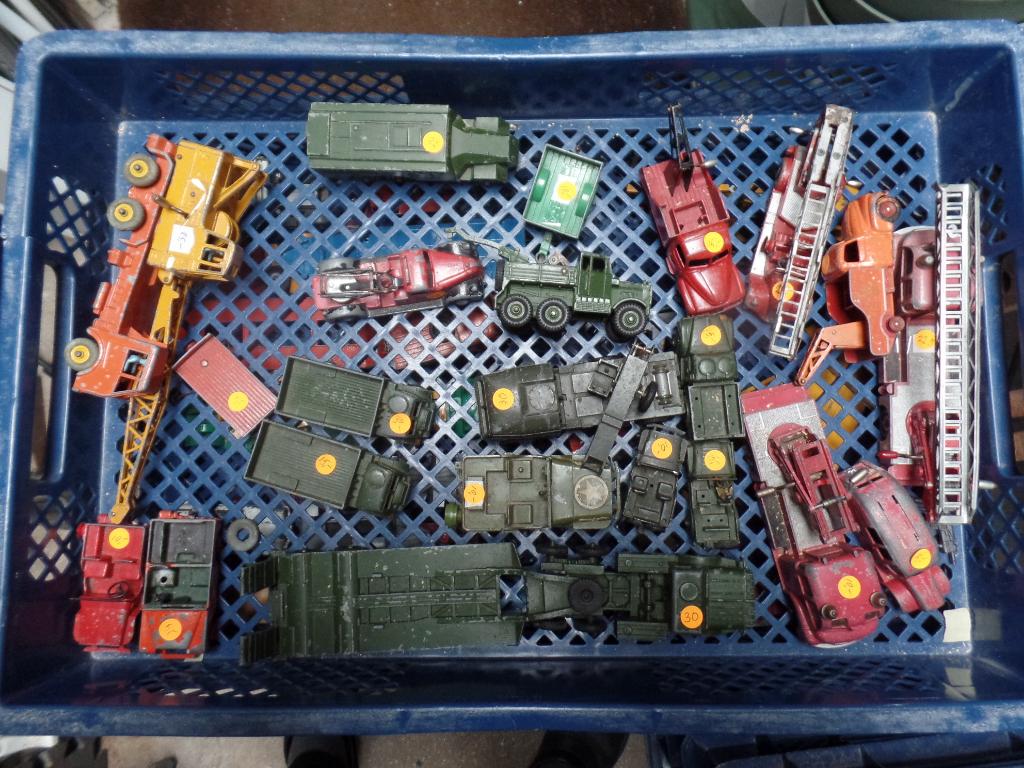 dinky toys & Corgi Toys & Matchbox, Antiek en Kunst, Antiek | Speelgoed, Ophalen of Verzenden