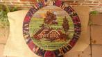 Ronde dekseldoos met geborduurde Brabantse boerderij, Ophalen of Verzenden, Zo goed als nieuw