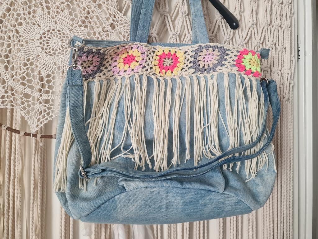 Leuke nieuwe boho tas met franjes en gehaakte details, Kleding | Dames, Grote Maten, Ophalen of Verzenden, Nieuw, Blauw