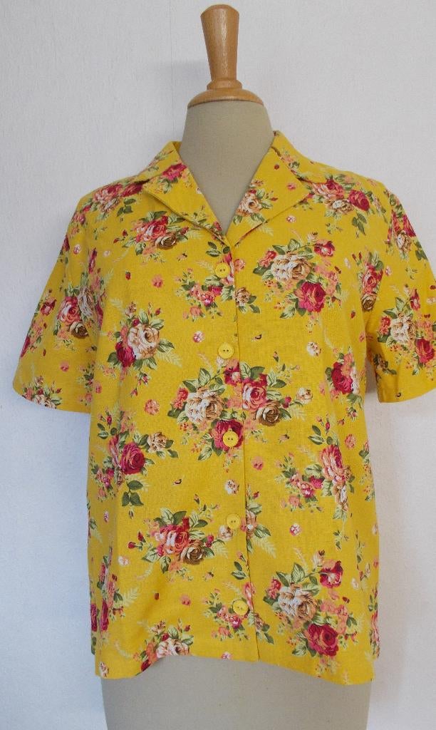 Vrolijk geel print top/bloesje met rode roosjes print! M, Verzenden, Zo goed als nieuw, Maat 38/40 (M), Overige kleuren