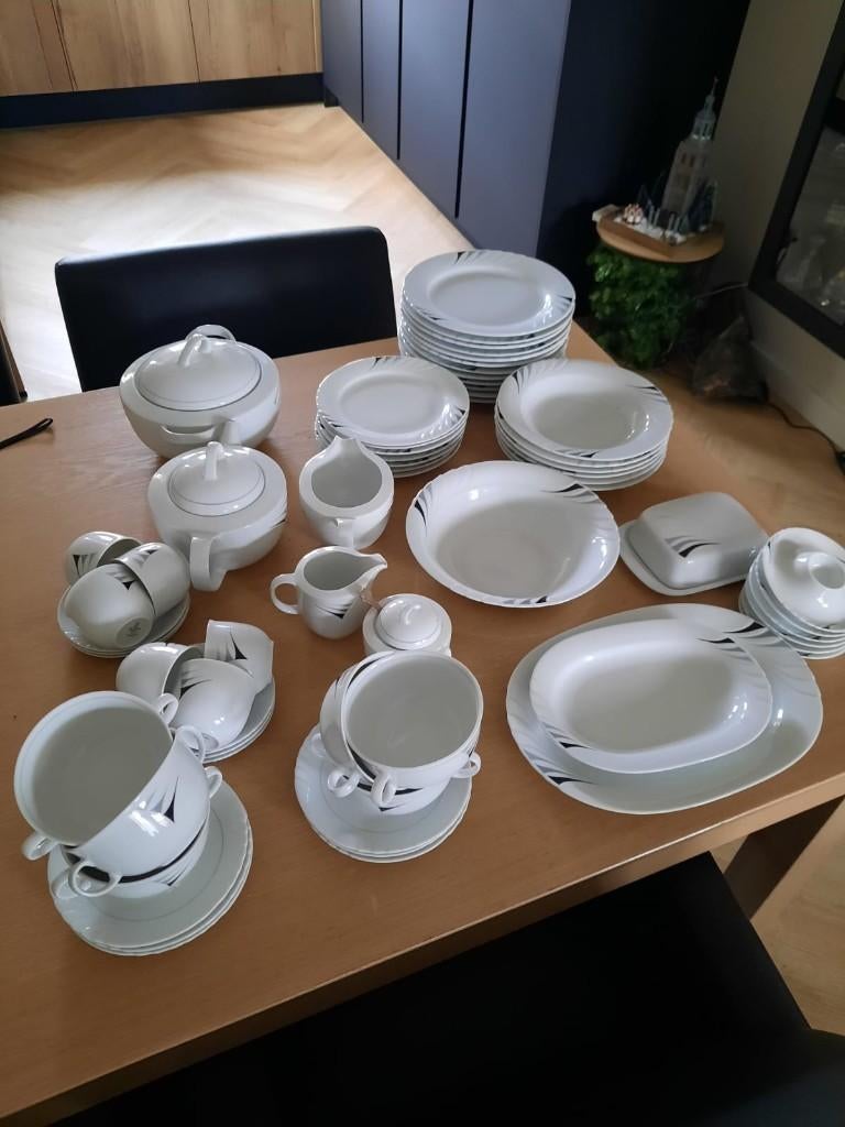 Compleet servies, Ophalen of Verzenden, Zo goed als nieuw, Overige stijlen, Porselein