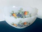 2 Arcopal schalen met schulprand en fruitprint rondom.D. 20, Ophalen of Verzenden, Overige stijlen, Glas, Schaal of Schalen