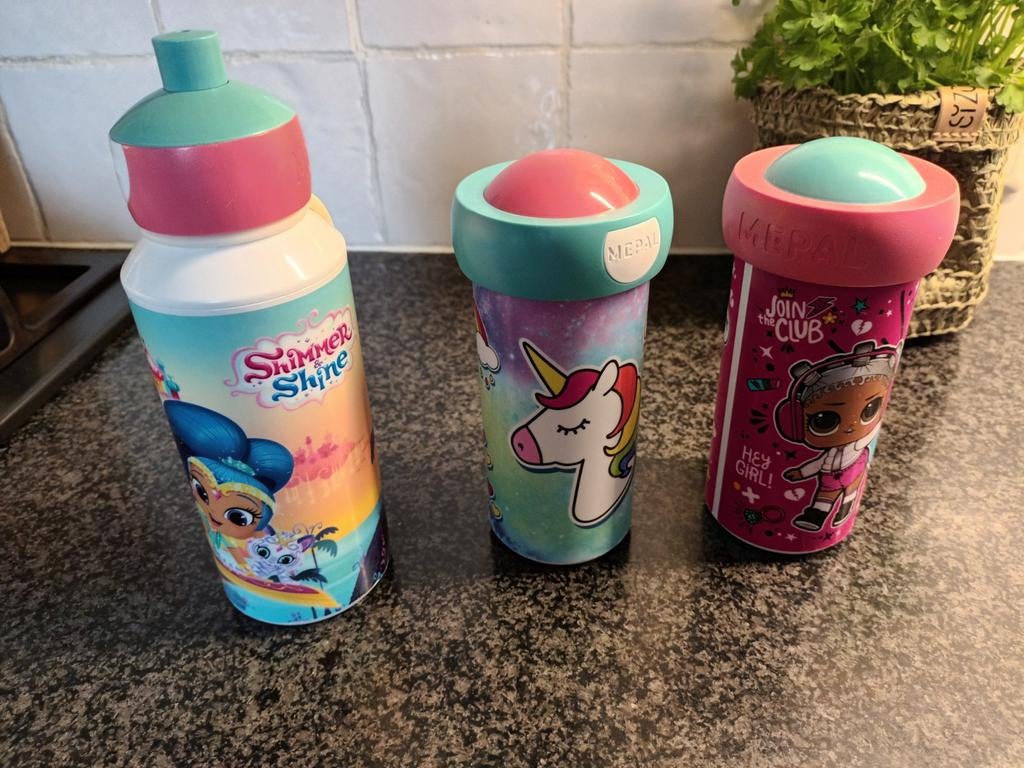 3 Mepal drinkbekers: Shimmer & Shine, Eenhoorn, LOL Surprise, Kinderen en Baby's, Kinderspulletjes, Gebruikt, Ophalen of Verzenden