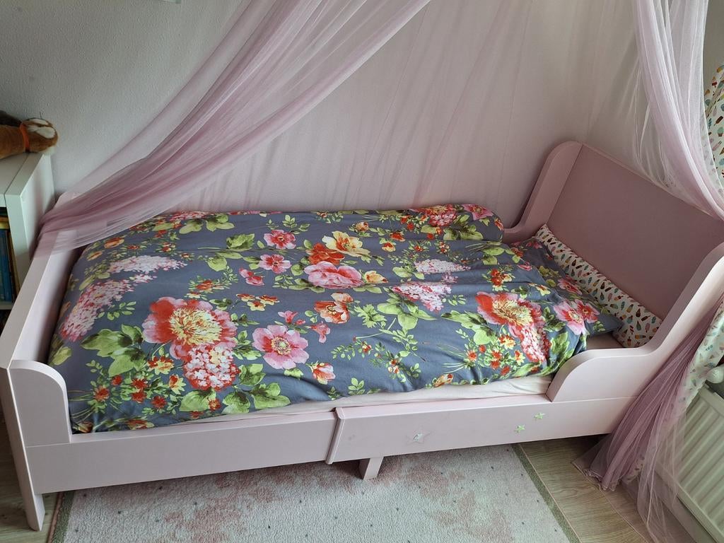 Ikea uitschuifbaar bed roze, Kinderen en Baby's, Kinderkamer | Bedden, Gebruikt, 70 tot 85 cm, 180 cm of meer, Ophalen