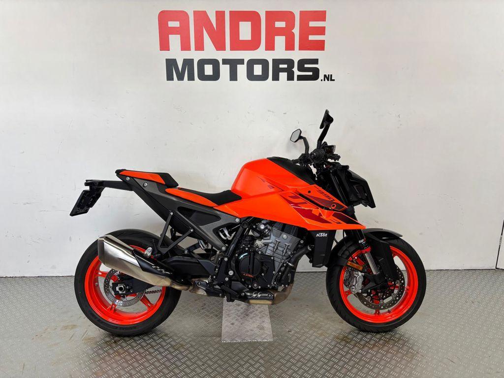 KTM 990 Duke, Bedrijf, Naked bike