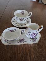 Royal Albert Violets Kop en Schotel met Melk en Suikerstel, Ophalen, Zo goed als nieuw, Overige stijlen, Kop(pen) en/of Schotel(s)