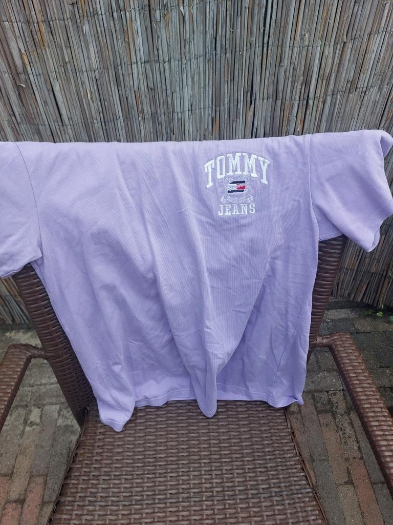 Tommy Hilfiger T-shirt paars, Paars, Ophalen of Verzenden, Zo goed als nieuw, Korte mouw