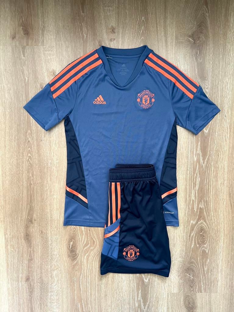 Manchester United trainingsset Adidas 22/23 Maat 152, Kinderen en Baby's, Jongen of Meisje, Sport- of Zwemkleding, Ophalen of Verzenden