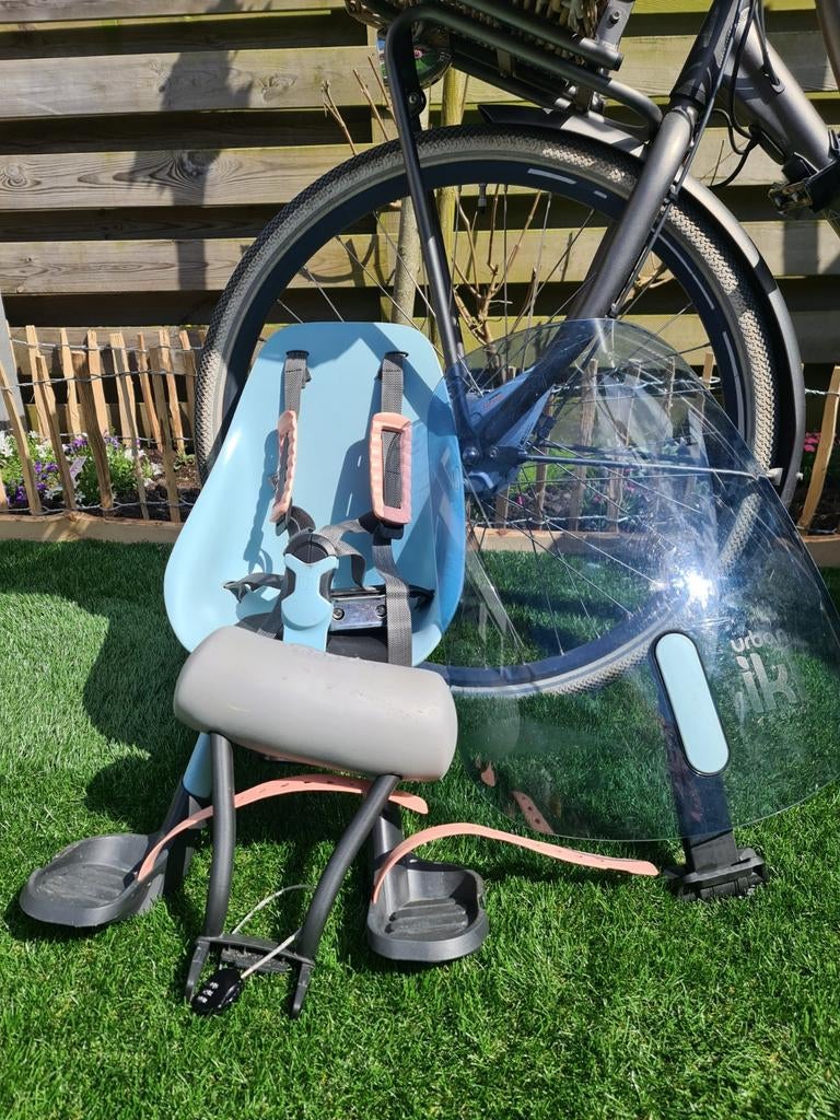 Urban Iki fietsstoeltje (voor) incl. Slotje, windscherm etc, Ophalen, Zo goed als nieuw, Urban Iki
