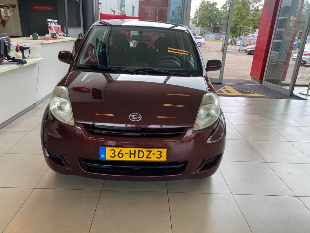 Daihatsu Sirion 2 1.3-16V Comfort uitvoering/5-Deurs/5-Zits/, Metallic lak, Stof, Gebruikt, 4 cilinders