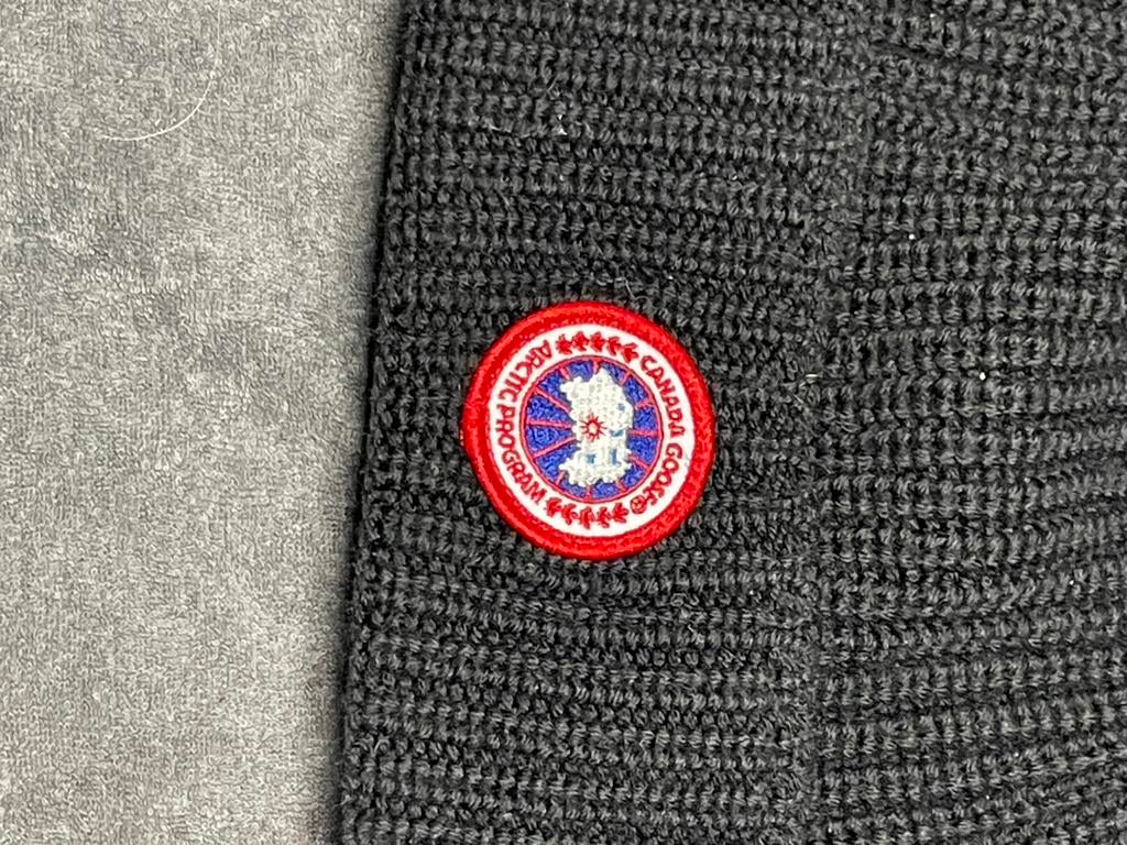 Canada Goose Muts - Zwart, Kleding | Dames, Mutsen, Sjaals en Handschoenen, Ophalen of Verzenden, Zo goed als nieuw, Maat 38/40 (M)