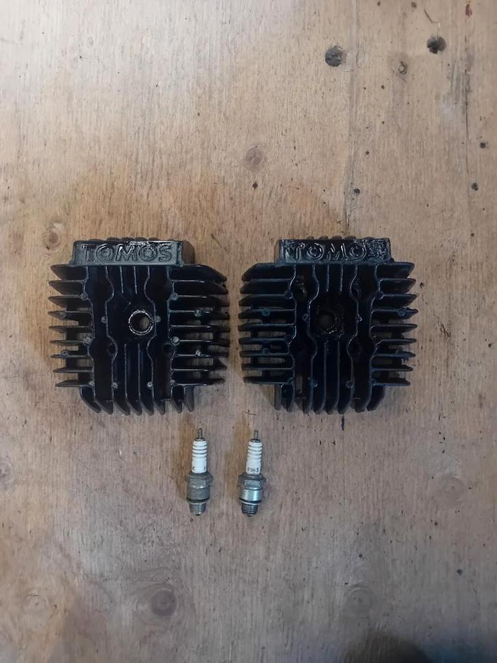 Tomos cilinder kop (brom) plus gratis bougies, Fietsen en Brommers, Brommeronderdelen | Algemeen, Zo goed als nieuw, Cilinder