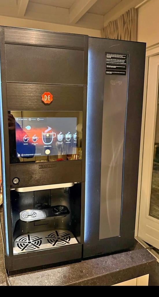 Douwe Egberts touchscreen koffiemachine, Witgoed en Apparatuur, Ophalen, Koffiemachine