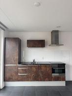 Rechte keuken met natuurstenen aanrechtblad, Huis en Inrichting, Keuken | Complete keukens, Ophalen, Bruin, Graniet of Steen, Enkelwandige keuken