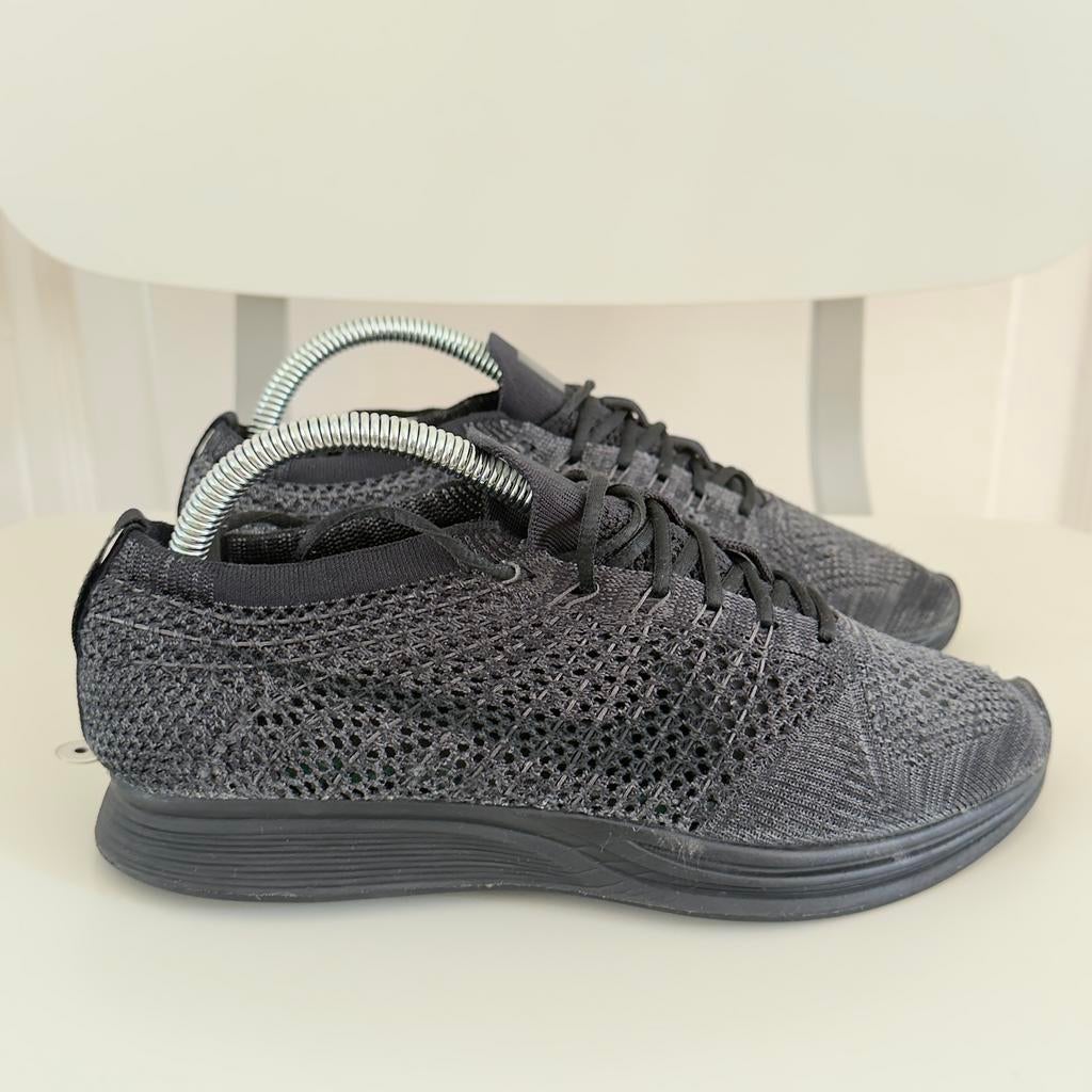 Nike Flyknit Racer Triple Black | EU 40, Zwart, Ophalen of Verzenden, Sneakers of Gympen, Zo goed als nieuw