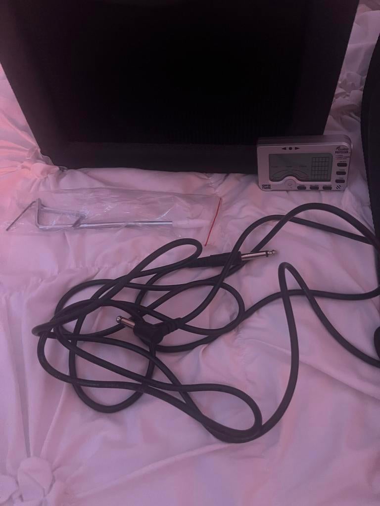 Elektrische gitaar met versterker en accessoires, Muziek en Instrumenten, Snaarinstrumenten | Gitaren | Elektrisch, Gebruikt, Met versterker