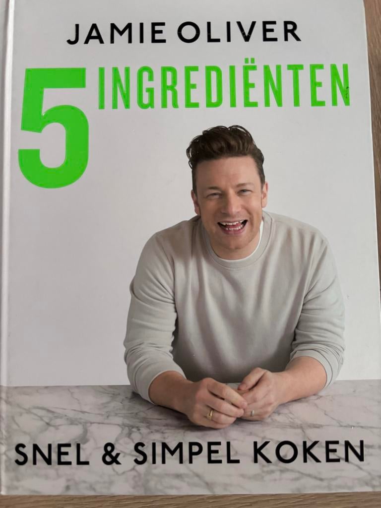 Jamie Oliver - 5 Ingrediënten: Snel & Simpel Koken, Boeken, Kookboeken, Hoofdgerechten, Ophalen of Verzenden, Zo goed als nieuw