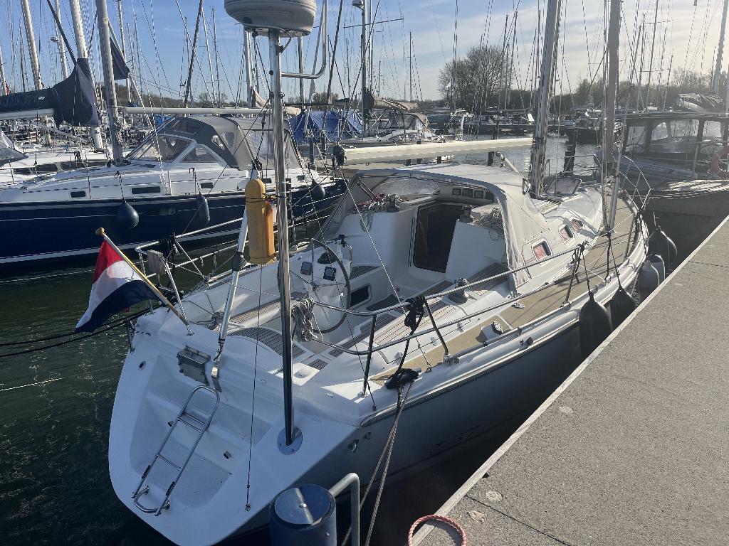 Etap 37s – Onzinkbaar zeiljacht 11,26m x 1,35m  | Vaarklaar, Ophalen, Gebruikt, Diesel, 9 tot 12 meter