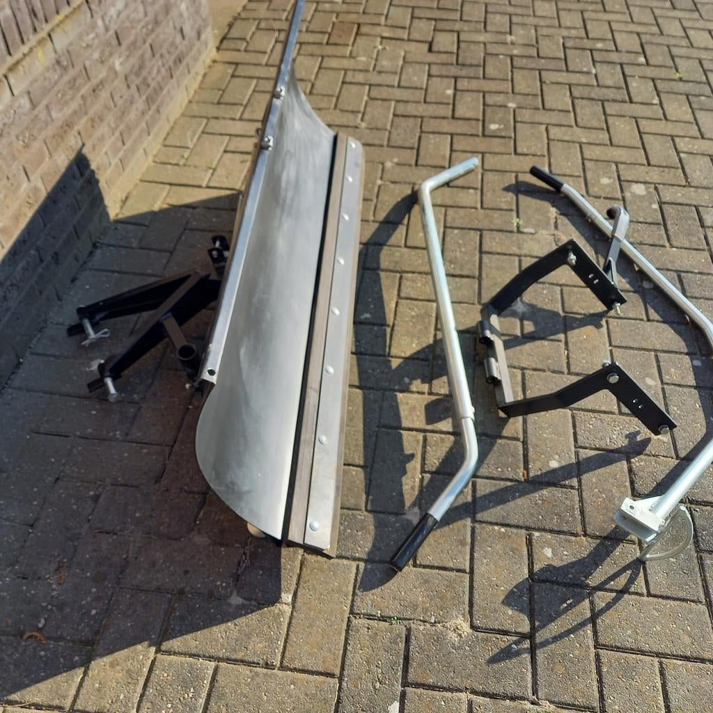 Te koop sneeuwschuiver mestschuiver voerschuiver modder, Ophalen of Verzenden, Zo goed als nieuw