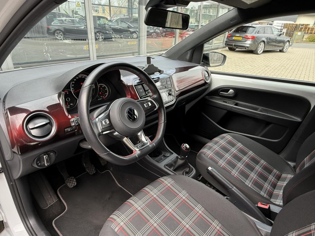 Volkswagen up! 1.0 TSI 116PK GTI *!* NAVI/ CAMERA/ CRUISE/ 2, Voorwielaandrijving, Gebruikt, 4 stoelen, 116 pk
