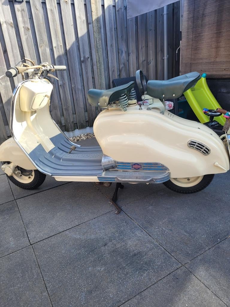 Lambretta LD150 uit 1958 - Gedeeltelijk gerestaureerd, Fietsen en Brommers, Ophalen of Verzenden