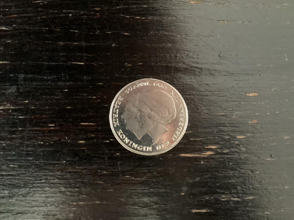 Twee gulden vijftig munt 1980 troonswisseling, Ophalen, Koningin Juliana, 2½ gulden, Losse munt