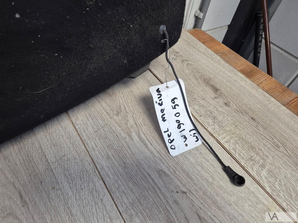 Hoedenplank van een Opel Meriva B 2010 - 2017 schoonmaken, Gebruikt, -, -, Opel