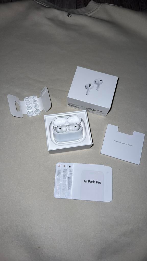 Gloednieuwe apple airpods pro 3 - ongeopend - met garantie, Telecommunicatie, Mobiele telefoons | Oordopjes, In gehoorgang (in-ear)