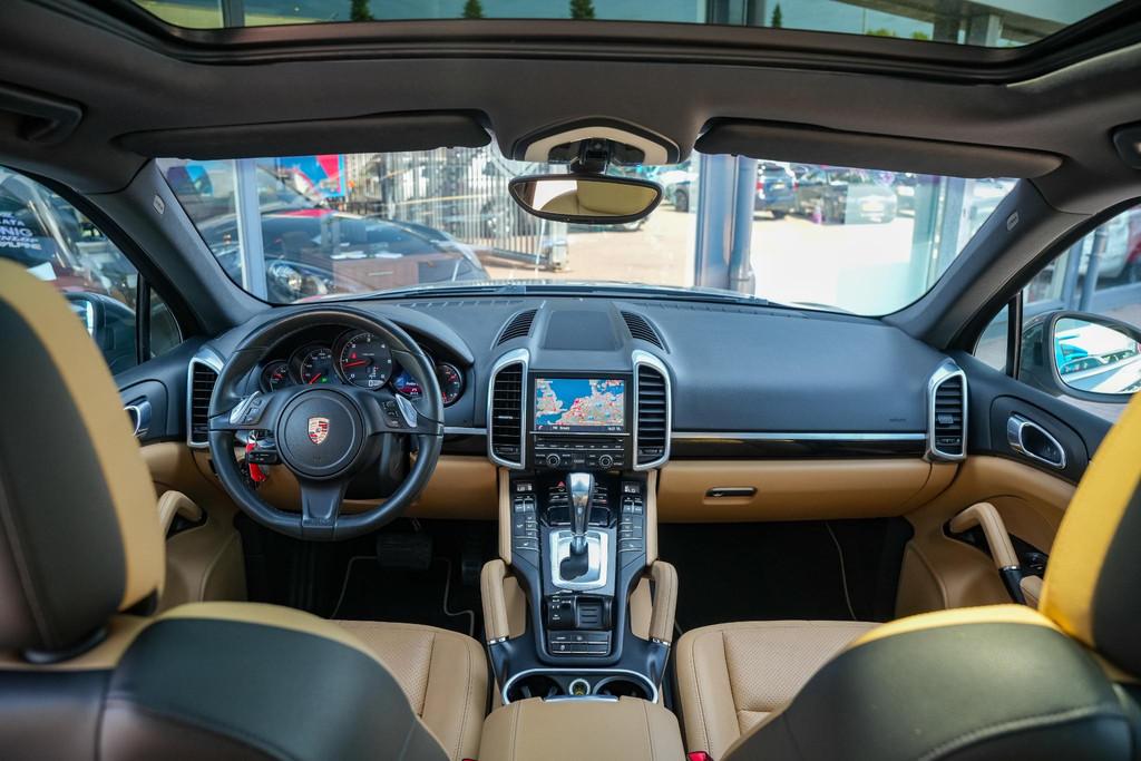 Porsche Cayenne 3.0 D Platinum Edition Panoramadak Leer Crui, Auto's, Porsche, Automaat, Gebruikt, 255 €/maand, Bedrijf