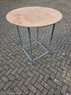 Degelijke hangtafel / statafel met verzinkt stalen onderstel, Ophalen, Gebruikt