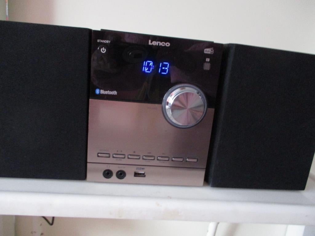 Lenco  stereo set., MP3-aansluiting, Zo goed als nieuw, Tuner of Radio, Ophalen