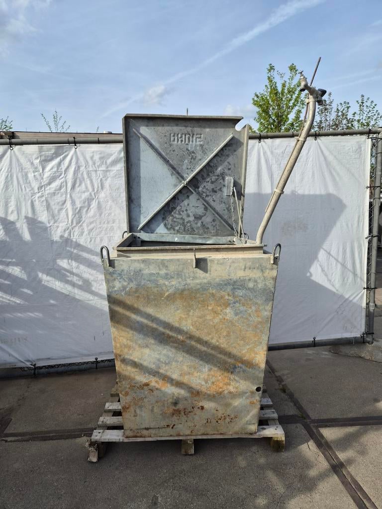 Bouwwaterput compleet met dubbele kraan en isolatieluiken, Ophalen