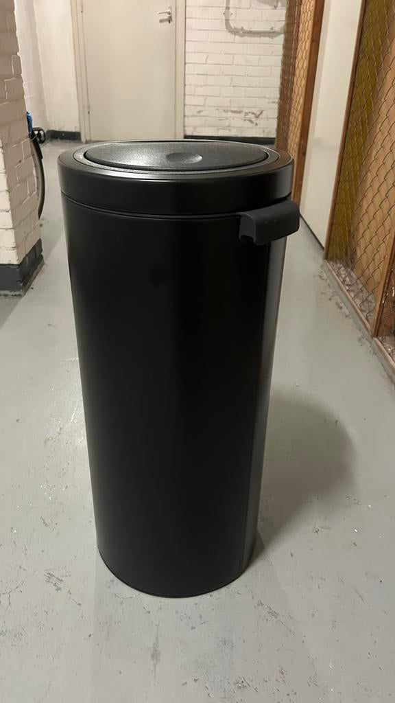 Brabantia touch bin 30 liter, Ophalen, Kunststof, Gebruikt, 50 tot 75 cm