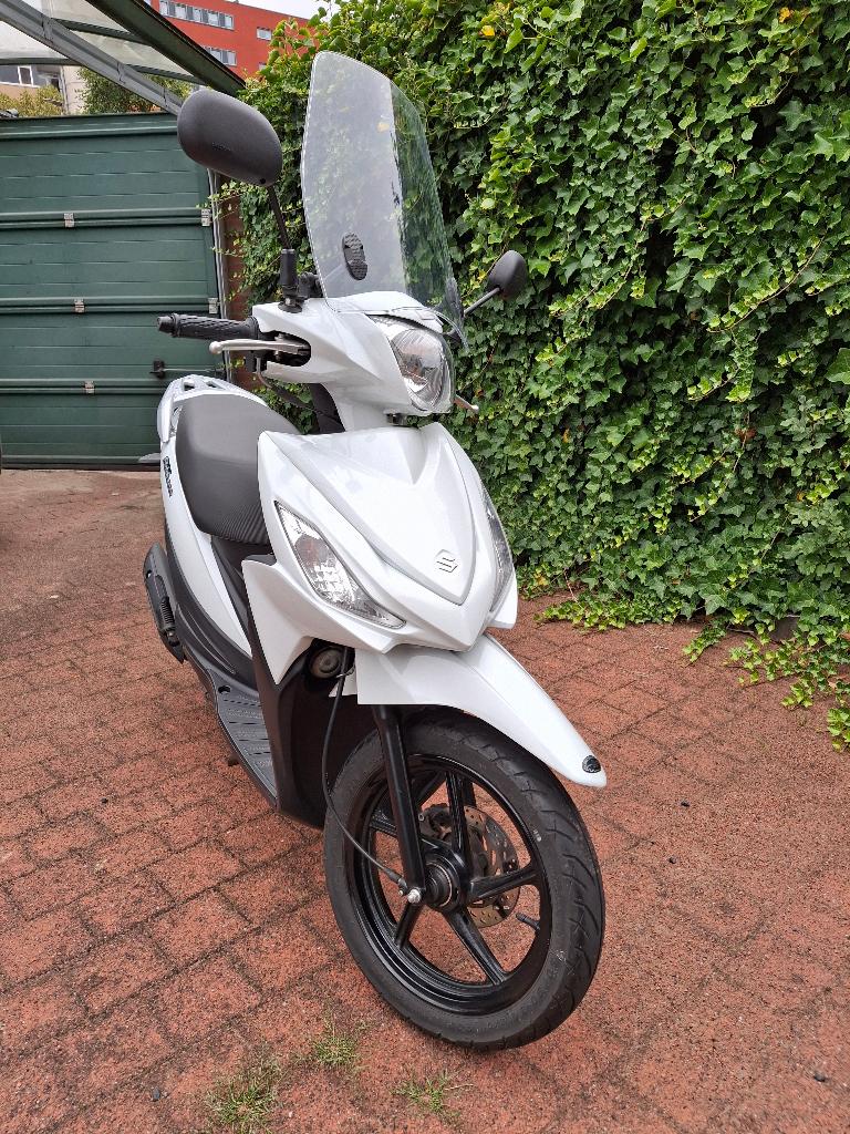 suzuki, Ophalen, Zo goed als nieuw, Benzine