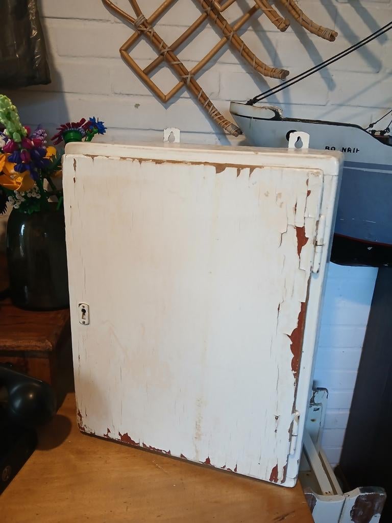 Houten vintage medicijnkastje, Ophalen of Verzenden, Gebruikt, Houten kastje