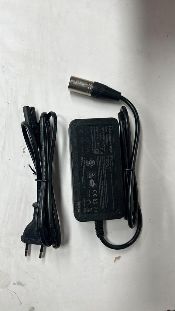 PMU4 E-Bike oplader, Audio, Tv en Foto, Opladers, Zo goed als nieuw, Ophalen of Verzenden